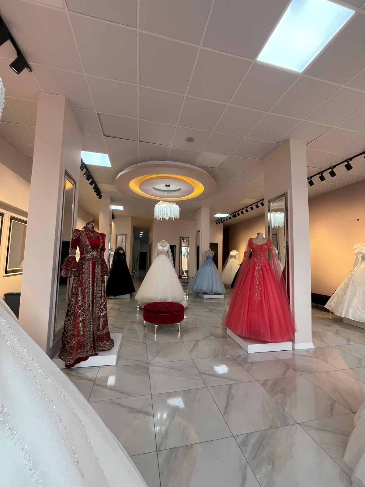 Esra Gelinlik - Moda Evi