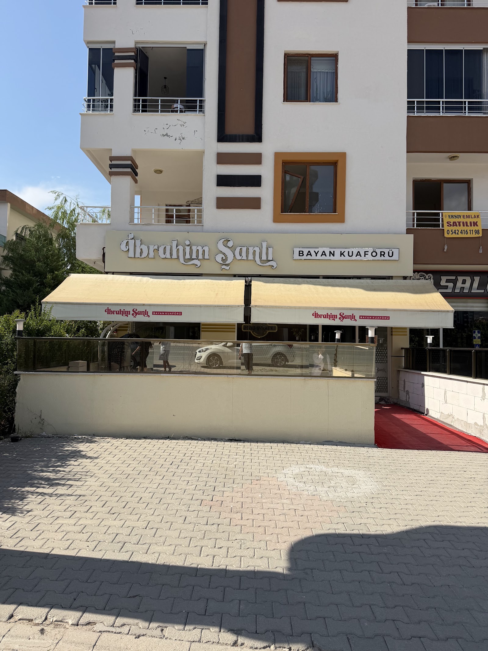 Hüseyin Bayrakçı - Malatya Bayan Kuaförü - Saç ve Makyaj Stüdyosu