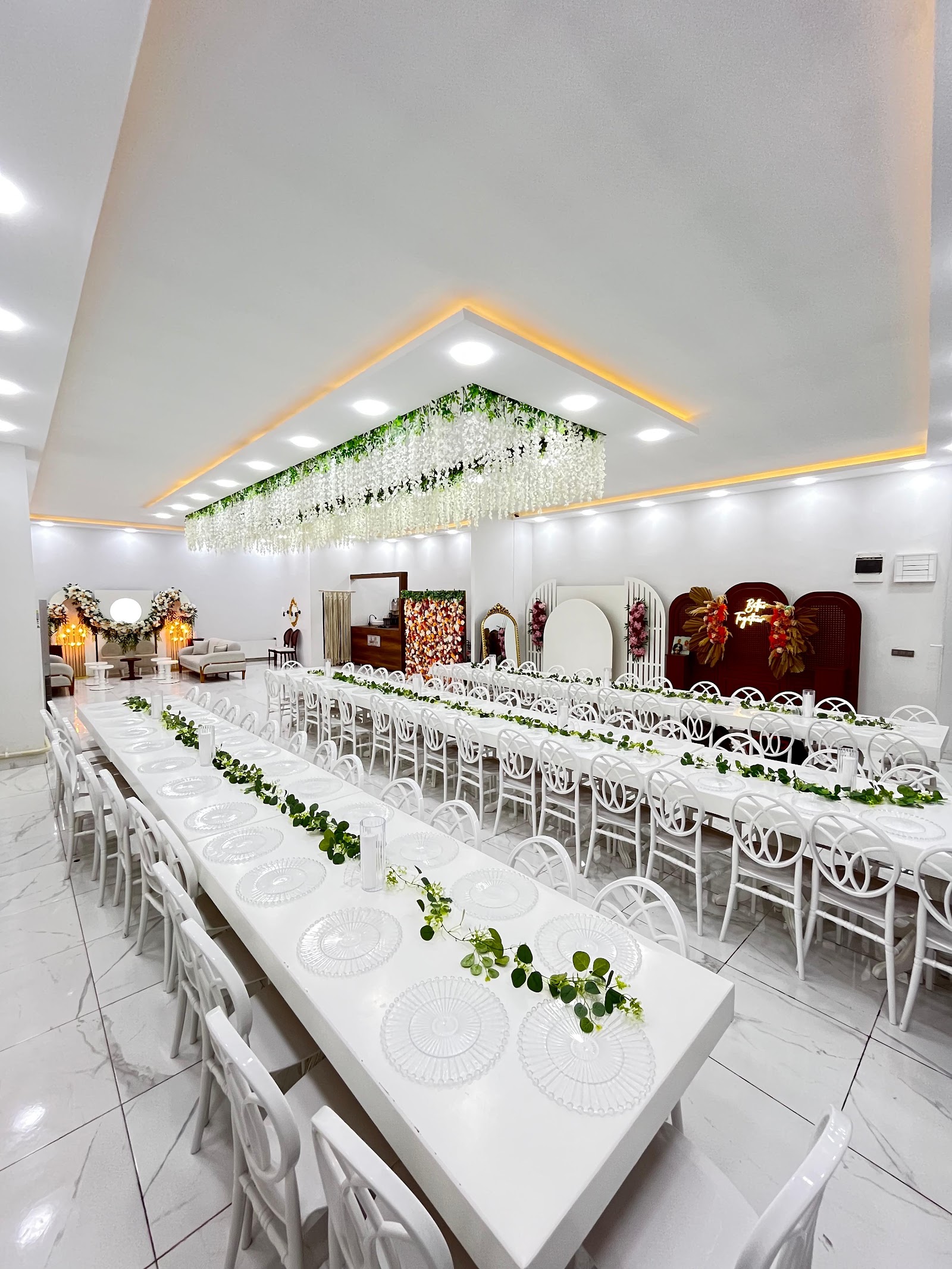 Lavin Davet Evi