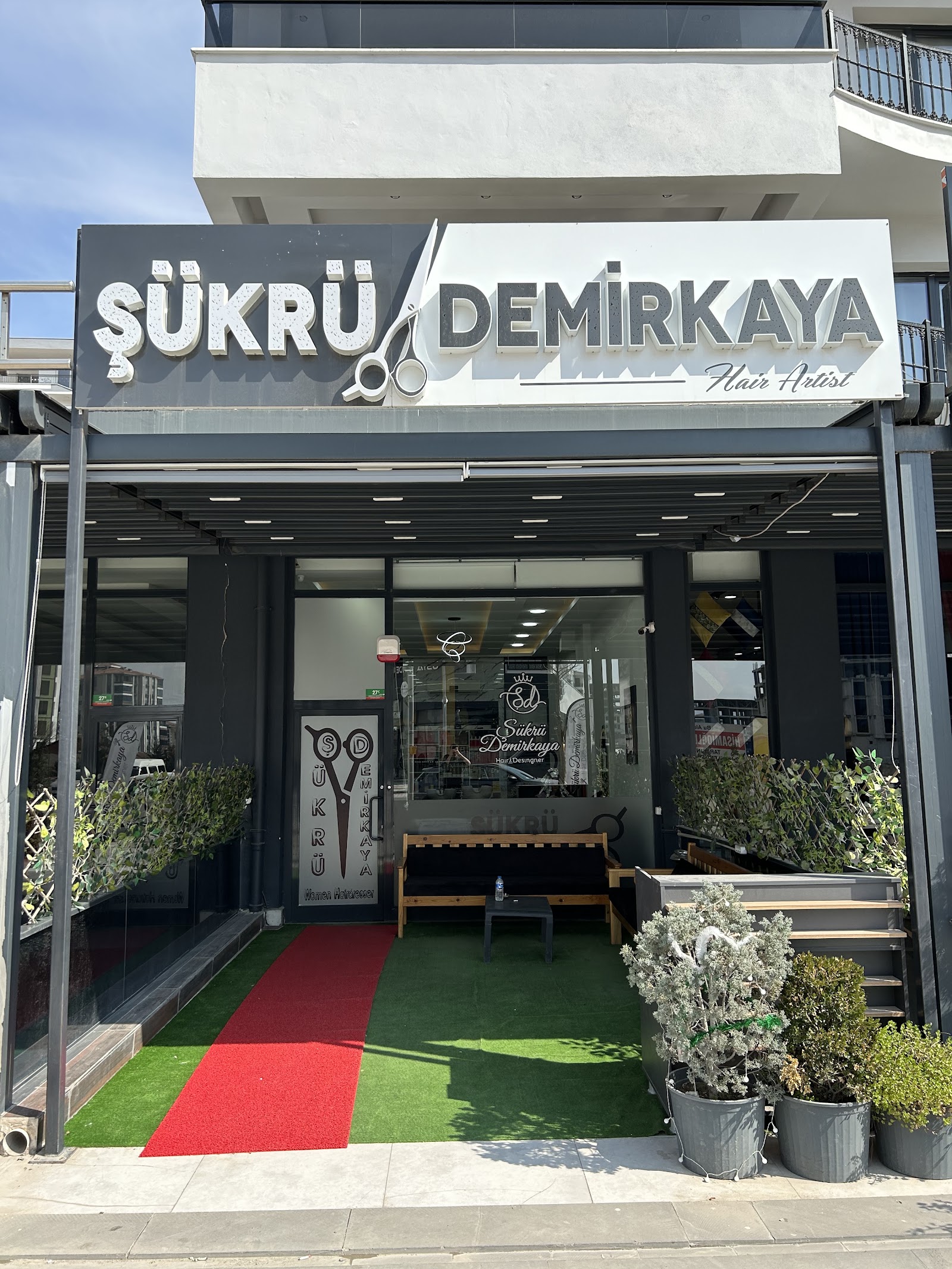 Malatya Bayan Kuaförü Şükrü Demirkaya
